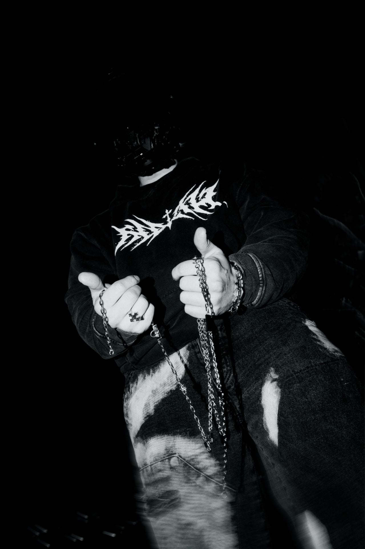 "MOVE UNSEEN" Oversized Hoodie - 420 GSM